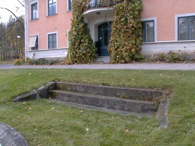 tumba hus 23.19.JPG